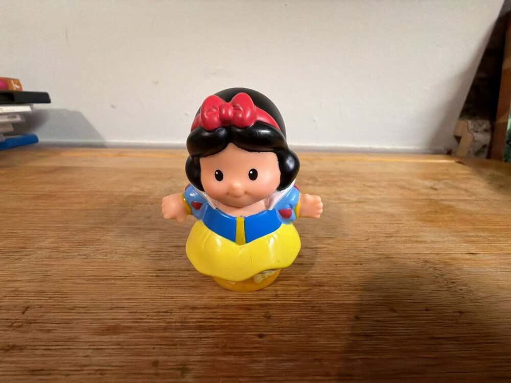 Fisher-Price Little People Disney Princess Snow White 2012